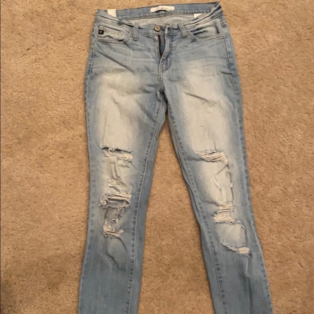 KanCan distressed jean